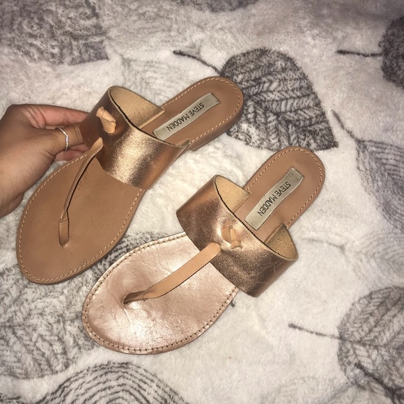 Gold Steve Madden sandals - Picture 1 of 3